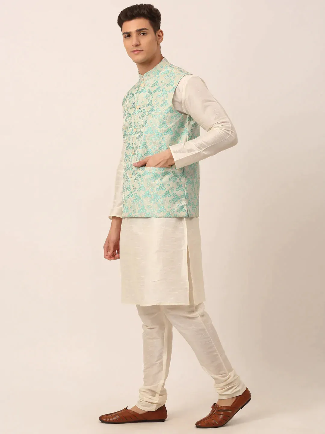 Men'S Solid Kurta Pyjama With Sky Blue Floral Embroidered Nehru Jacket