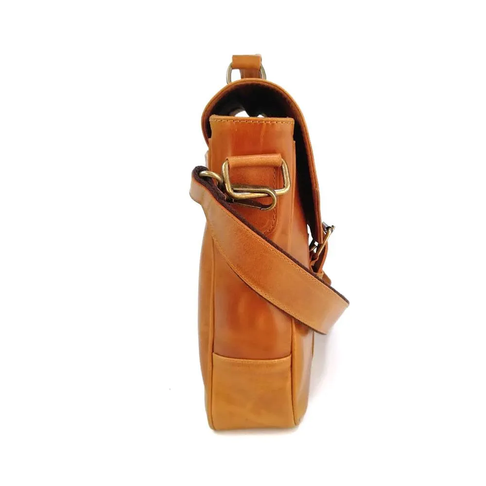 Nevada Messenger Bag in Cognac Leather