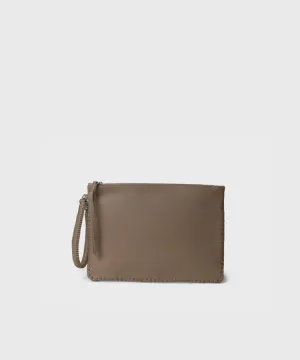 Pochette Maxi Grained Leather Brown