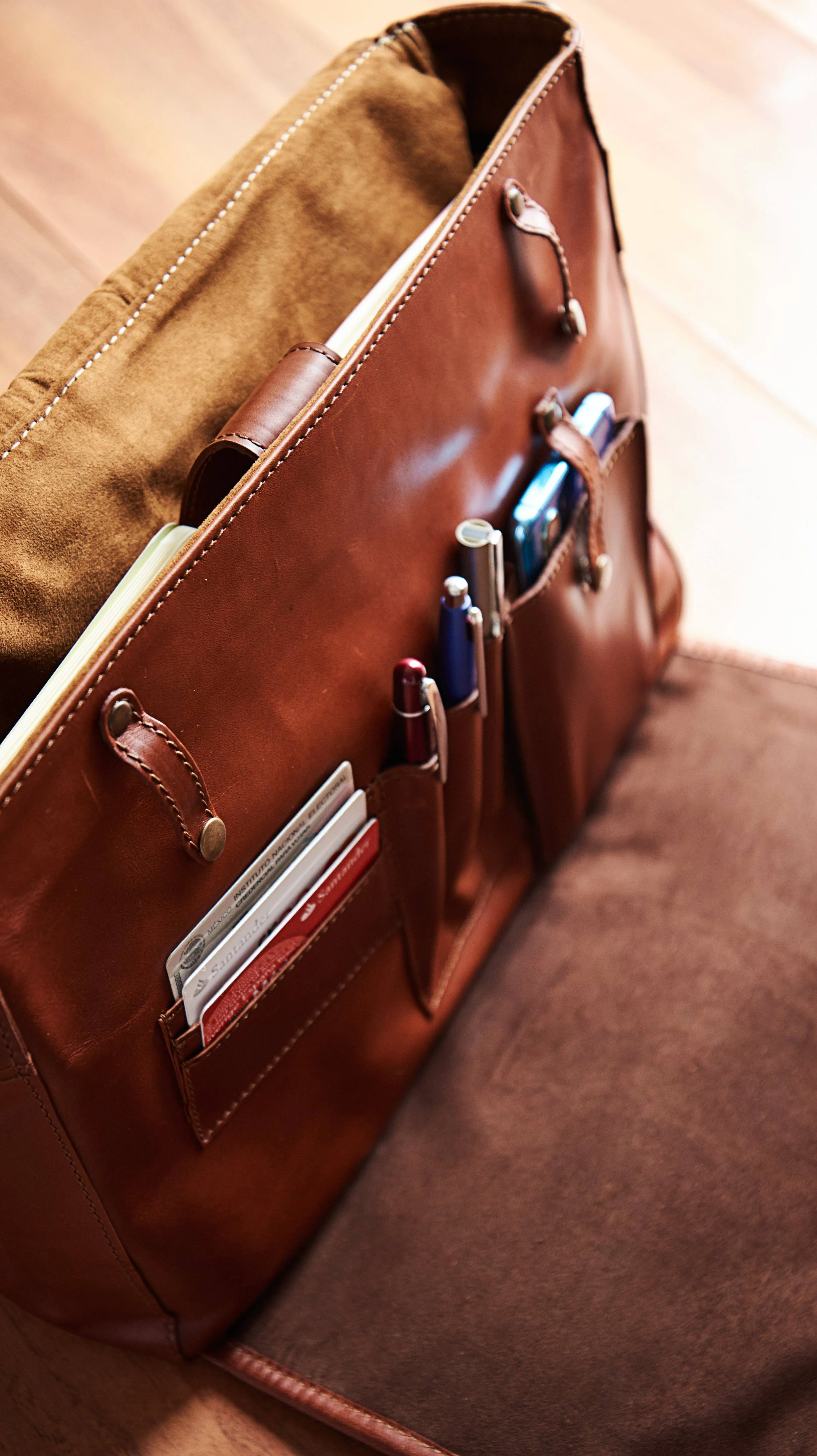 Wyoming Portfolio Briefcase in Rustic Brown Leather