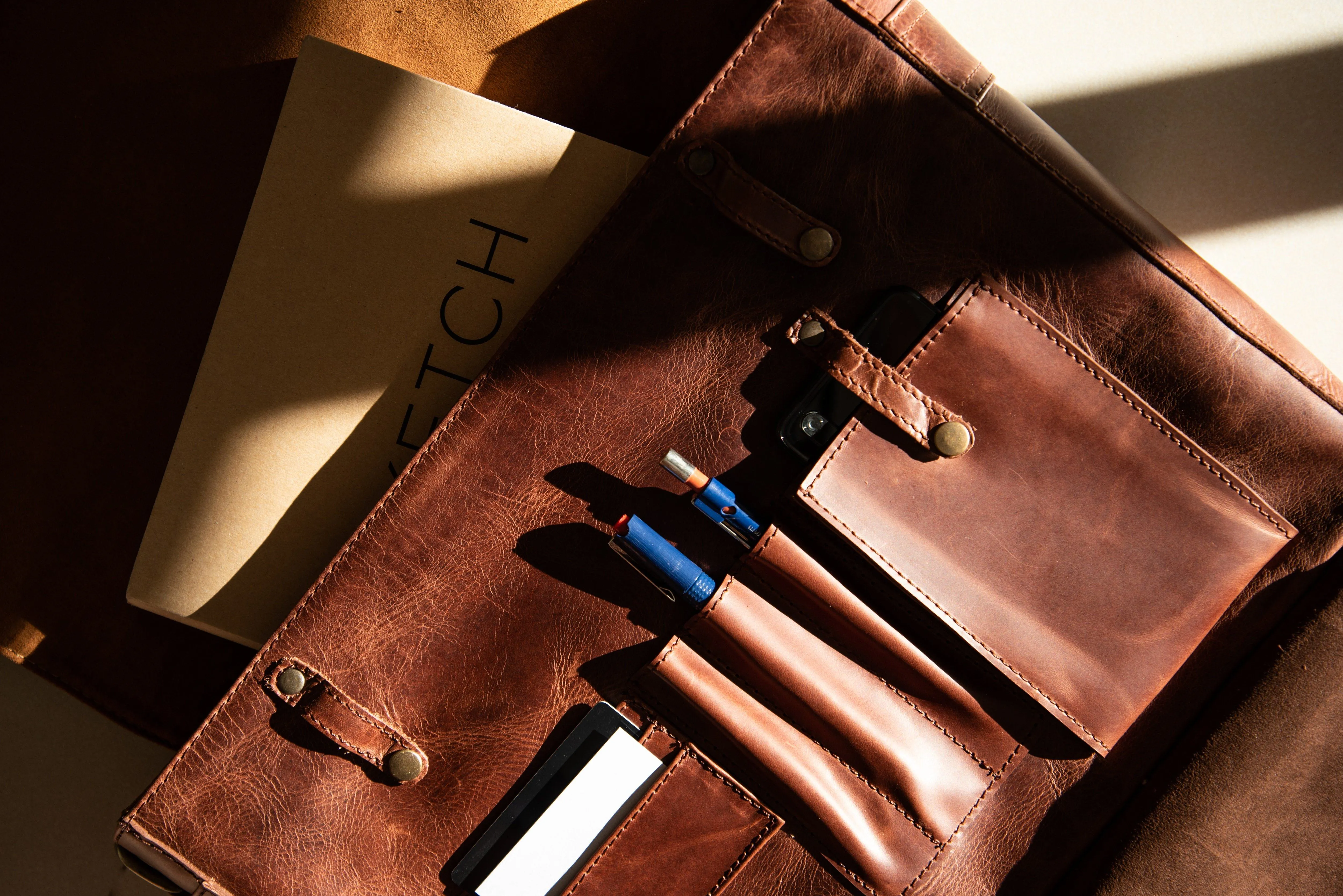 Wyoming Portfolio Briefcase in Rustic Brown Leather